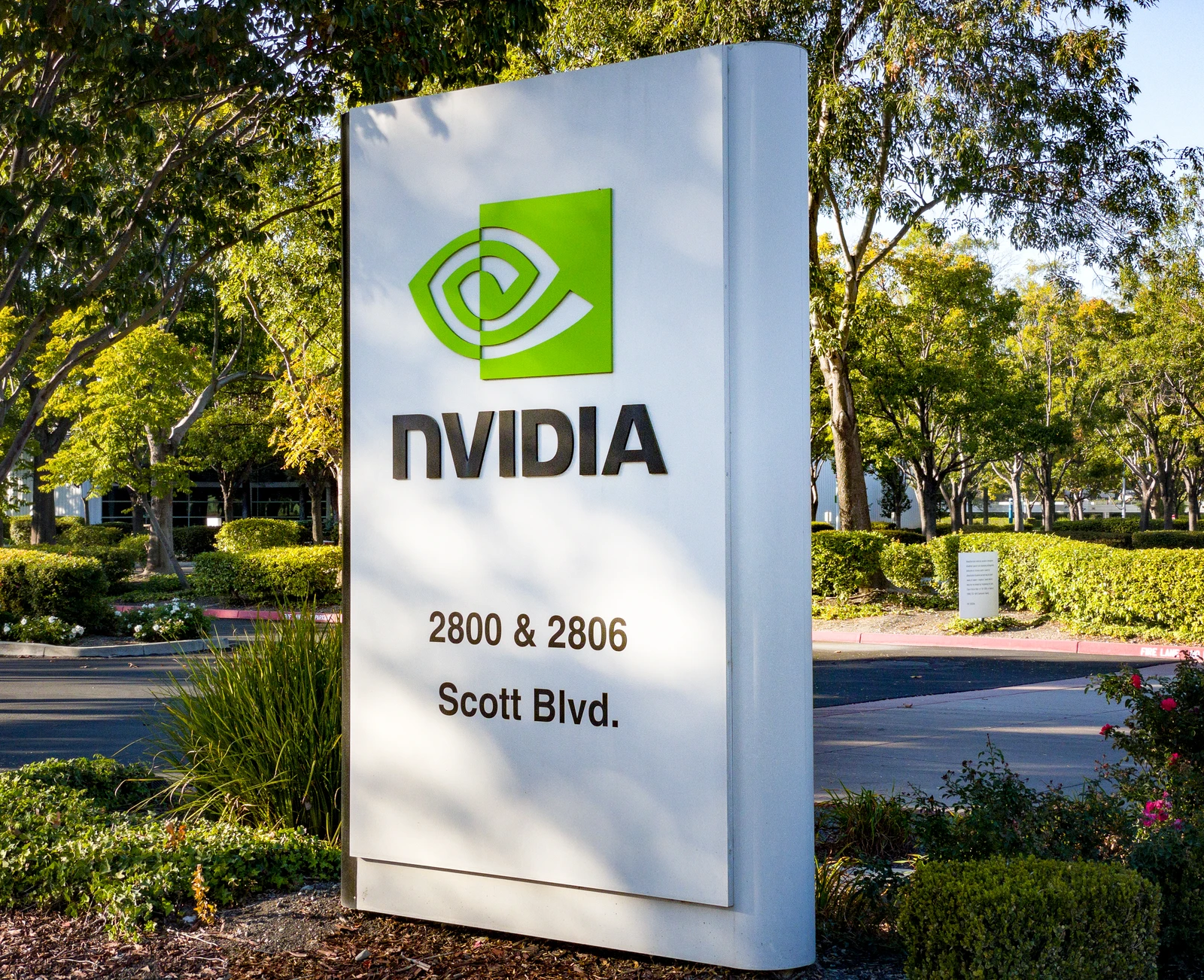 Nvidia, Microsoft, Alphabet Fall Ahead of AI Earnings | Adalytica